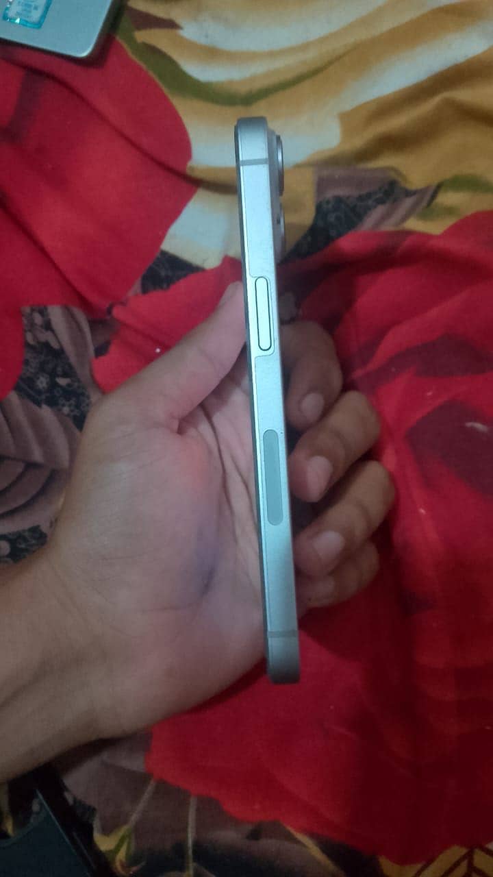 Apple iPhone 14 5
