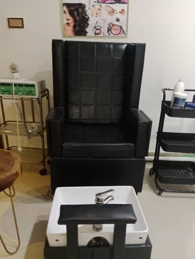 saloon shower chair & manicure padicure chair