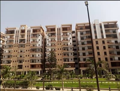 Ist floor urgent for sale Cantt view lodges