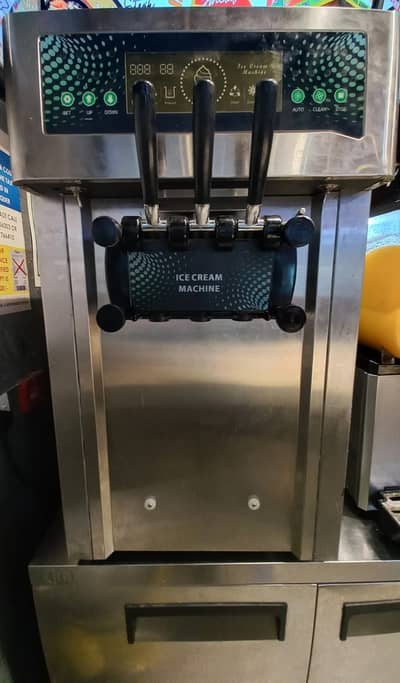 Ice cream Machine For sale