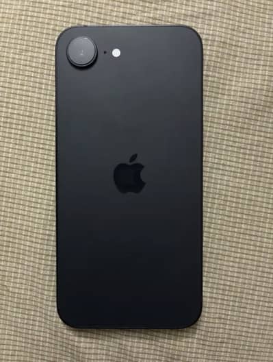 iPhone 16e