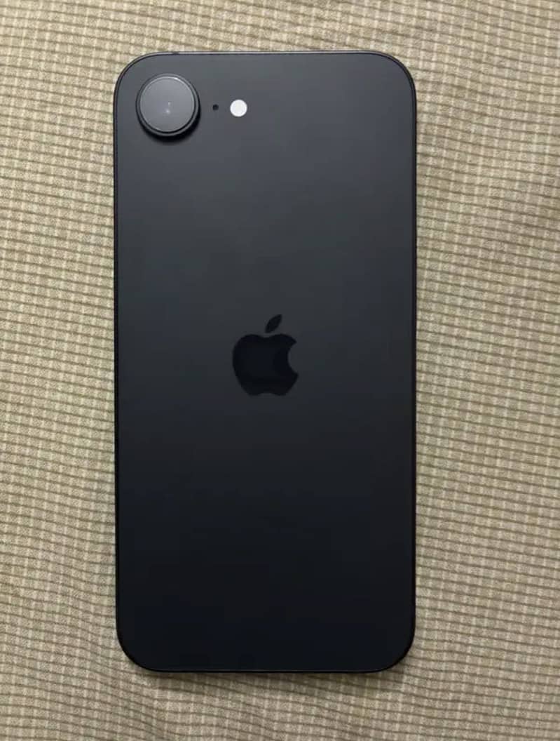 iPhone 16e 0