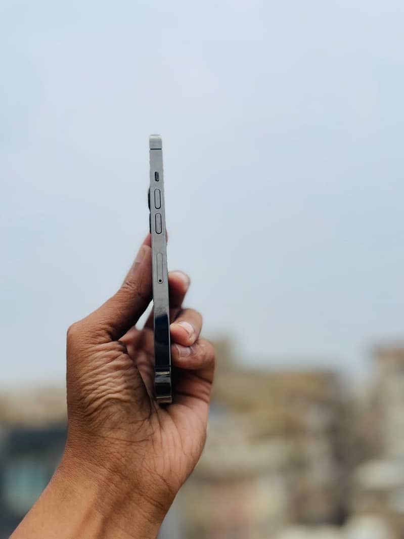 Apple iPhone 13 Pro 3