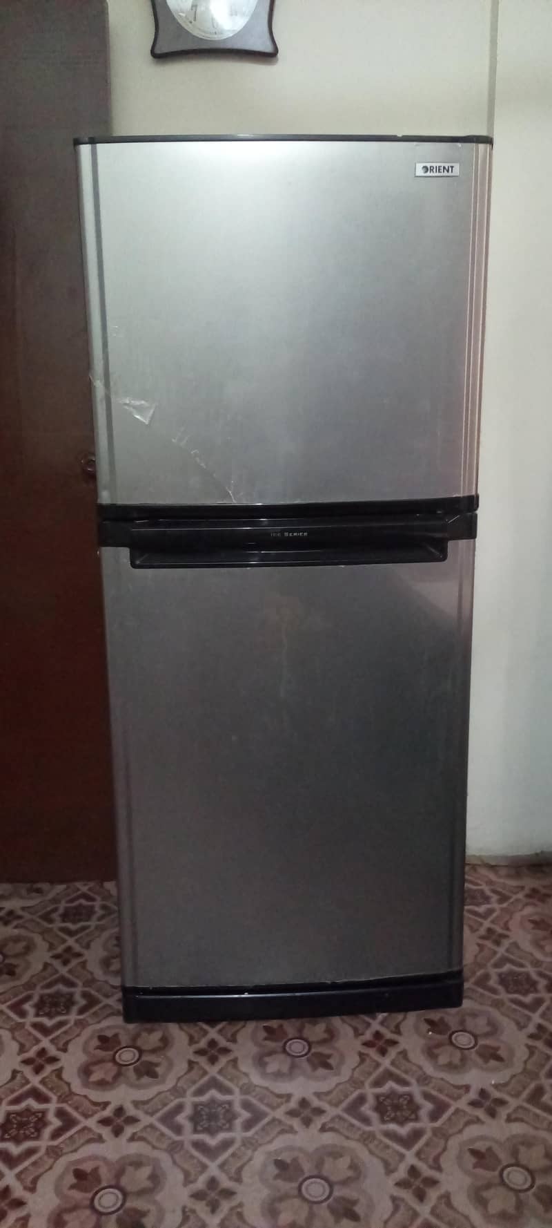REFRIGERATOR 0