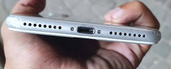 Apple iPhone 7 Plus 1