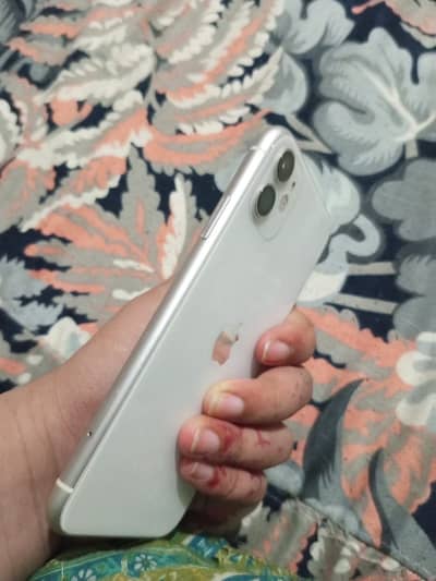 iPhone 11 sab ok ha box be ha