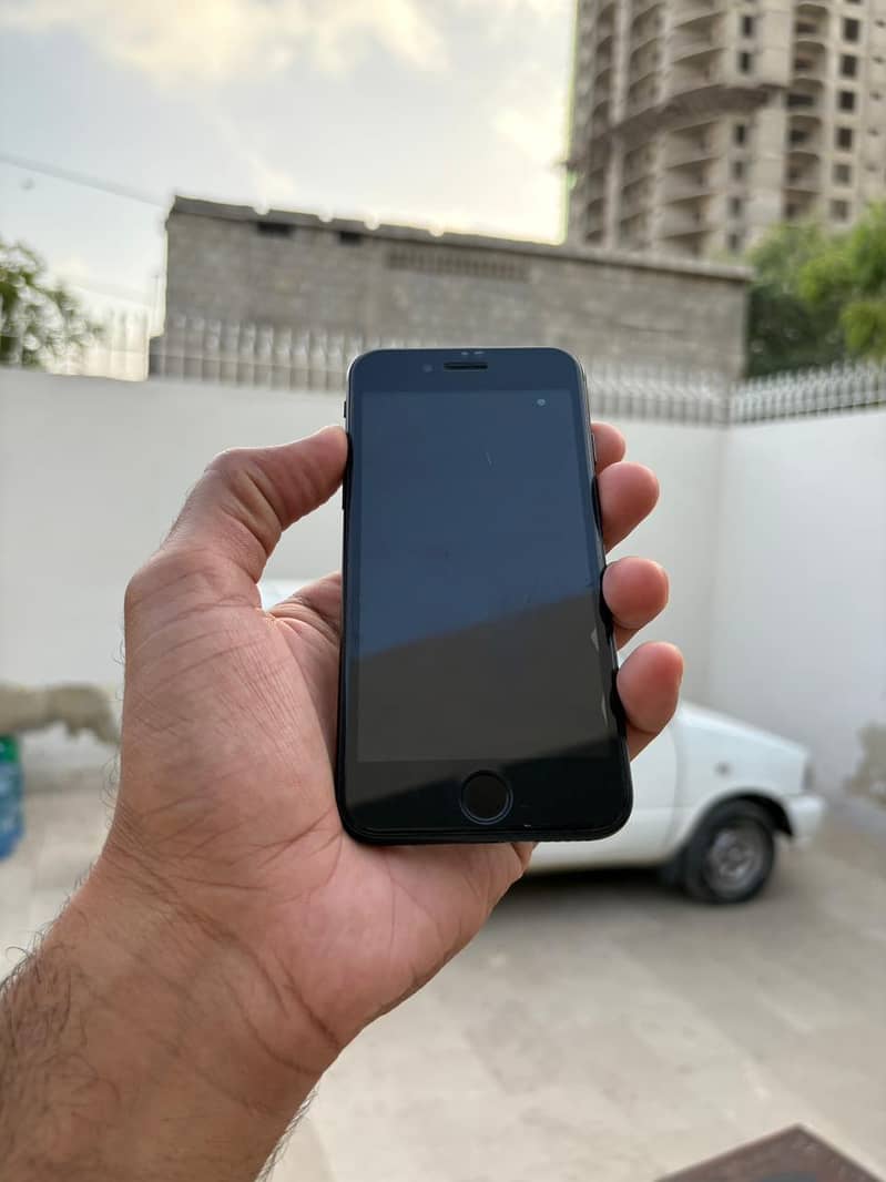 Apple iPhone SE 3rdGen 3