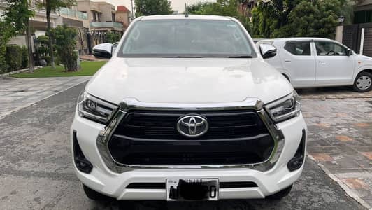 Toyota Hilux Revo V Automatic 2.8