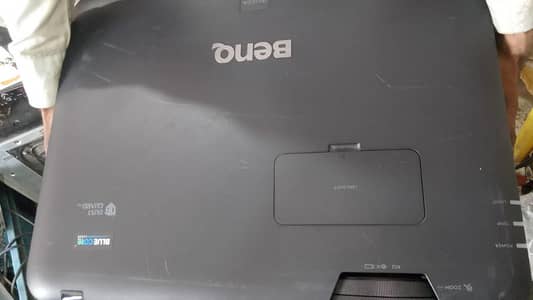 BENQ 2k full HD projector msg only WhatsApp