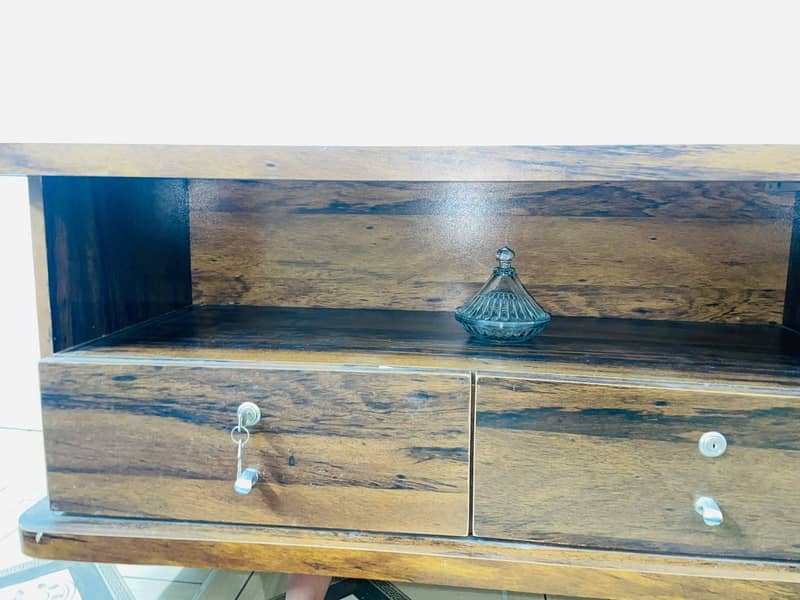 TV Console 13