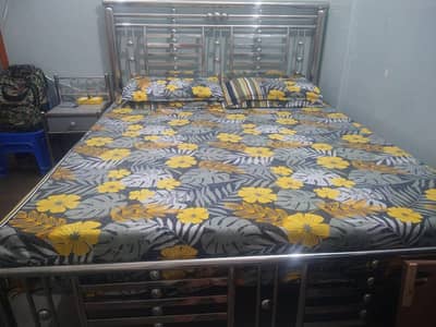 BED AND SOFA SET