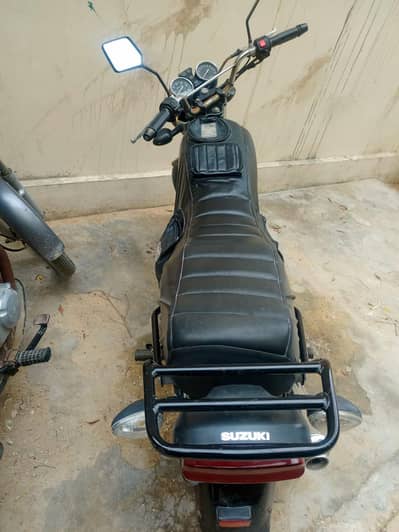 Suzuki GS 150