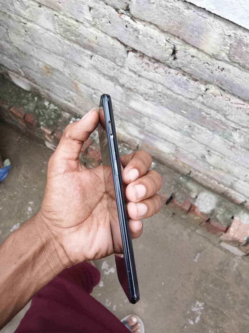 One Plus 6T 4