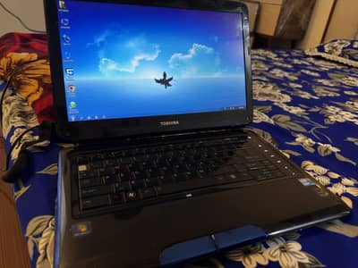 Thosiiba satellite core i5