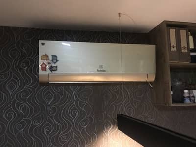 Electrolux 1.5 Ton Inverter AC Royal Series - Chilling Cooling