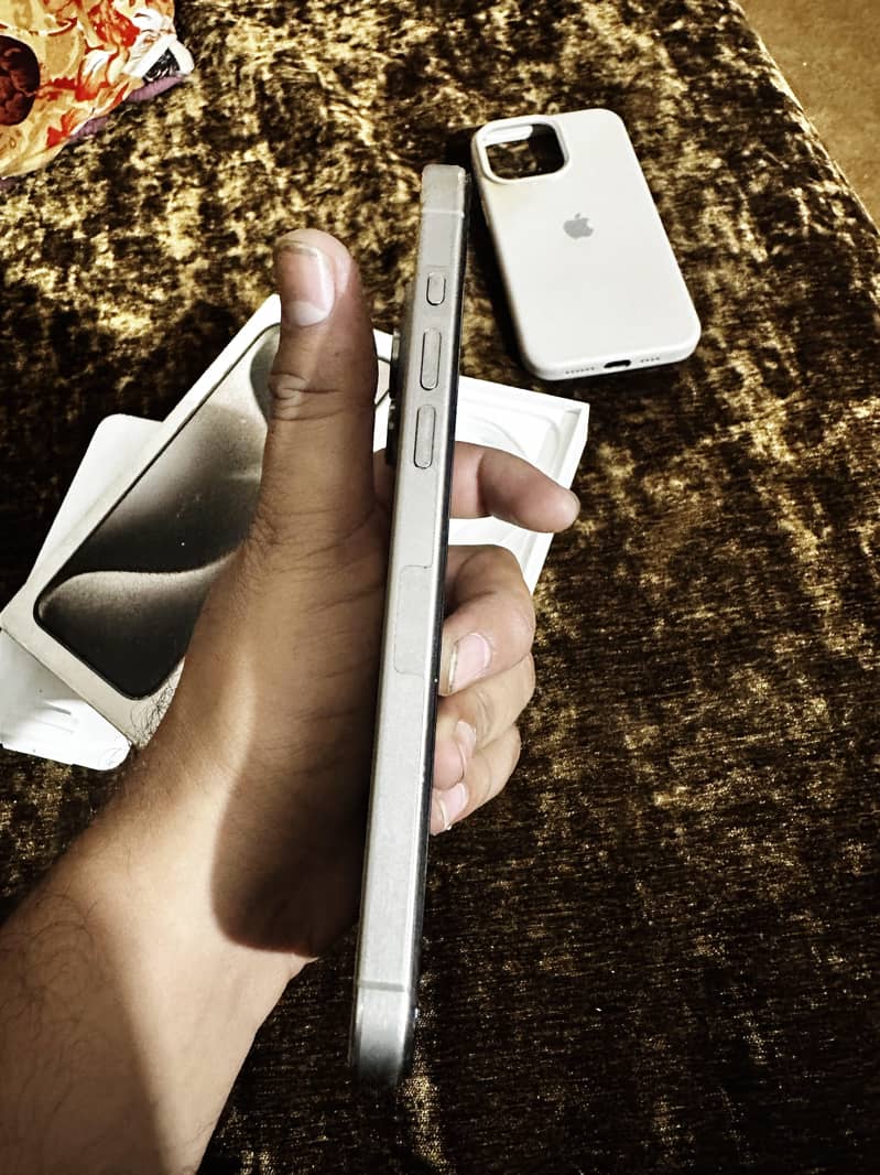 iphone 15pro max 5