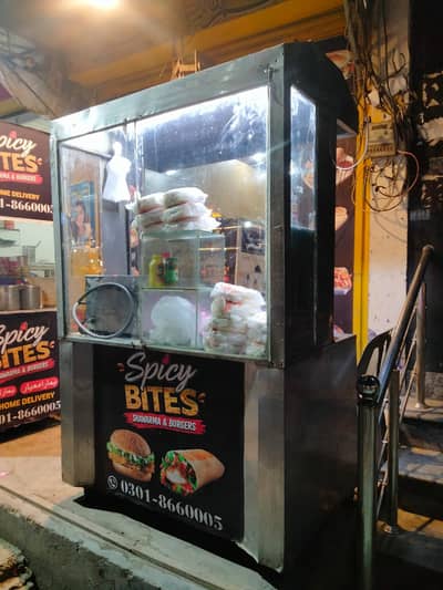 Fast Food Counter and Fryer and Hard Plate