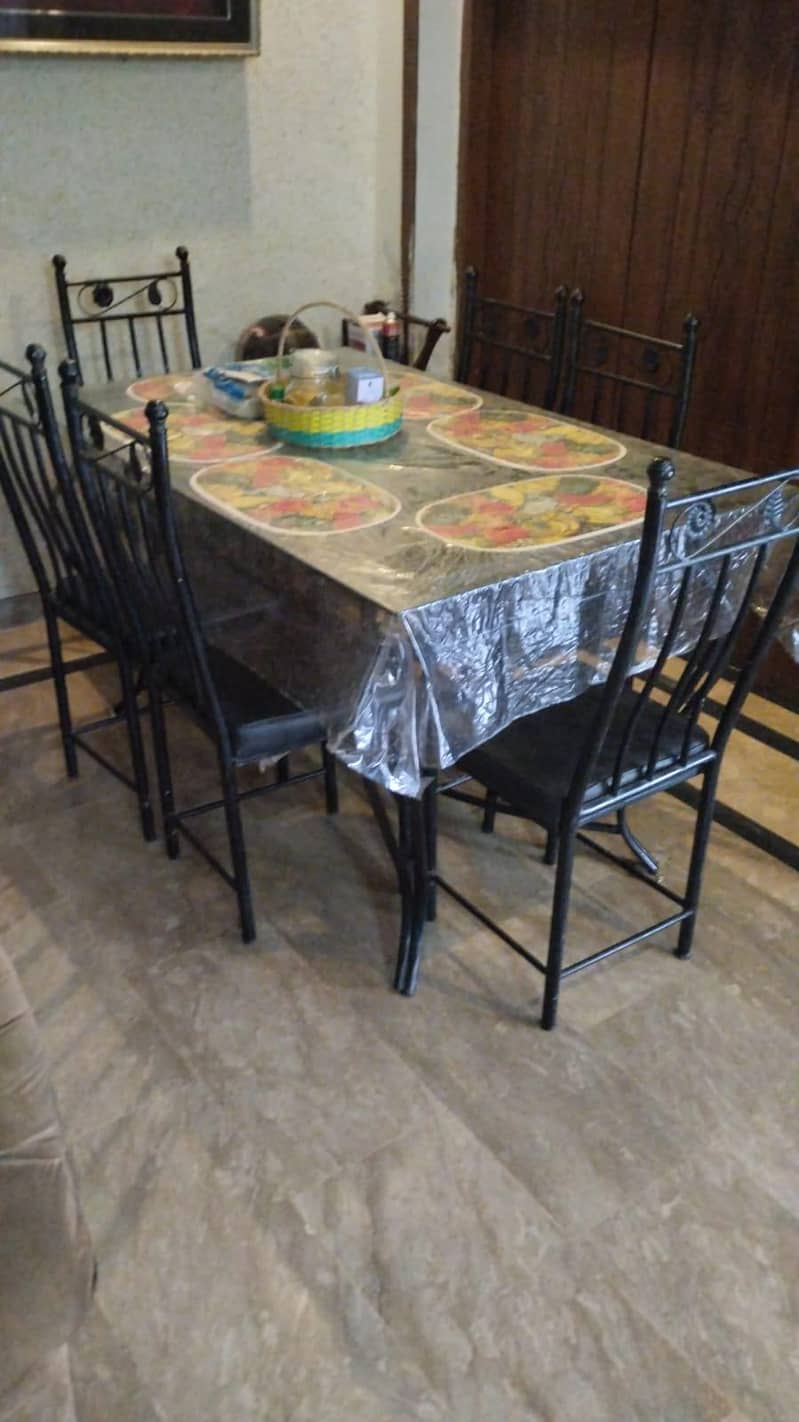 Dinning Table 0