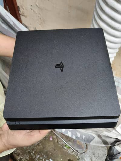 Ps4 Slim 1TB Jailbreak 10/10 condition With original controller sealed