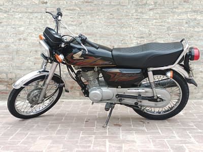 bhai jaan 2021 model hy copy letre ok hy