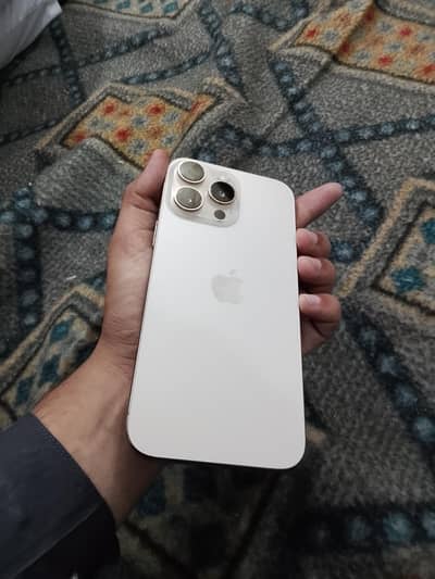Apple iPhone 16 Pro Max