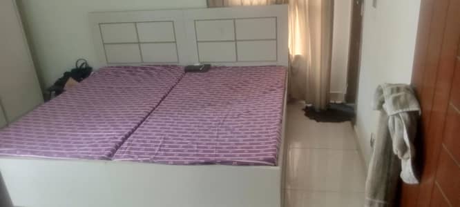 2 SINGLE BEDS