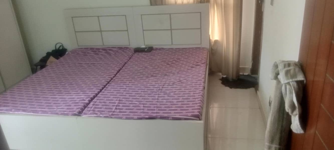 2 SINGLE BEDS 0