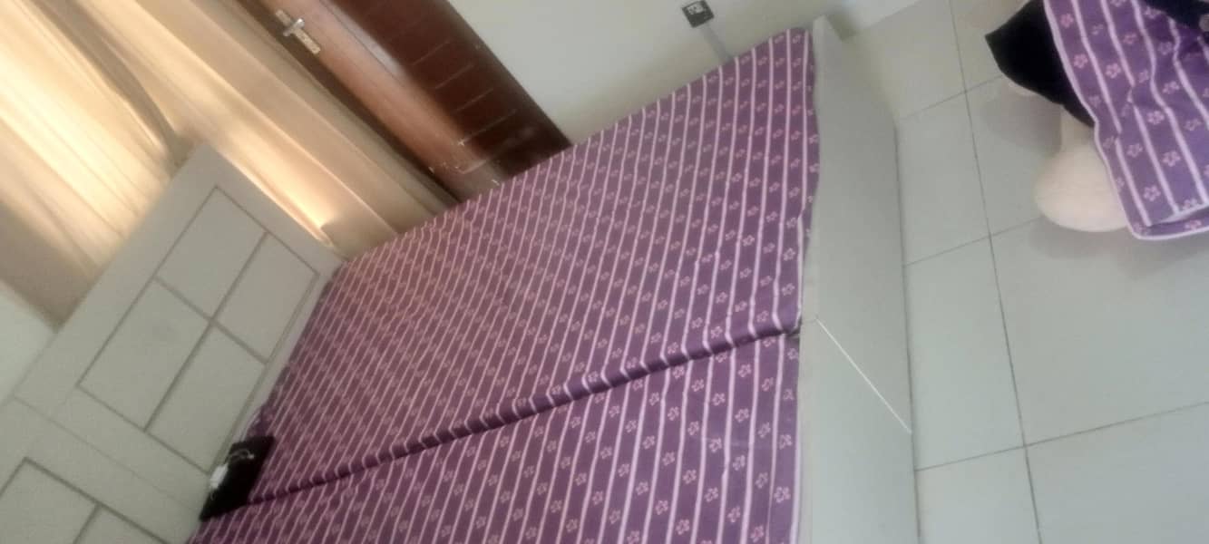 2 SINGLE BEDS 1
