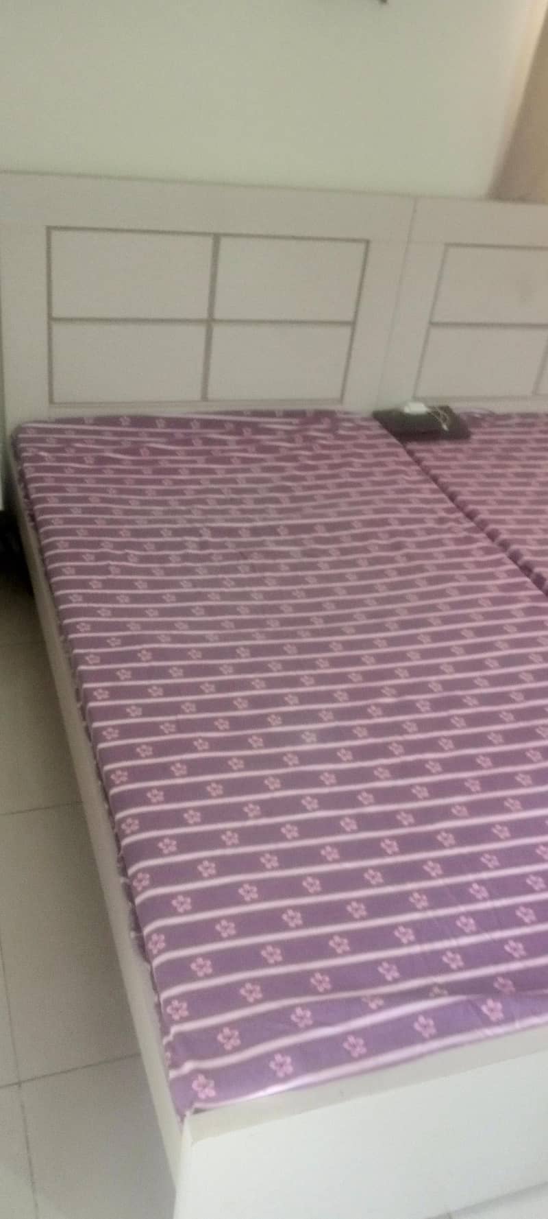 2 SINGLE BEDS 3