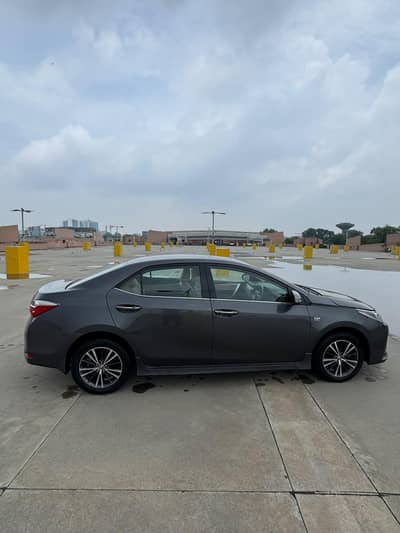 Toyota Corolla Altis Grande 2018