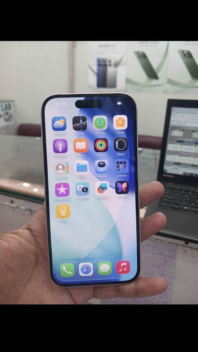 iPhone 15 2