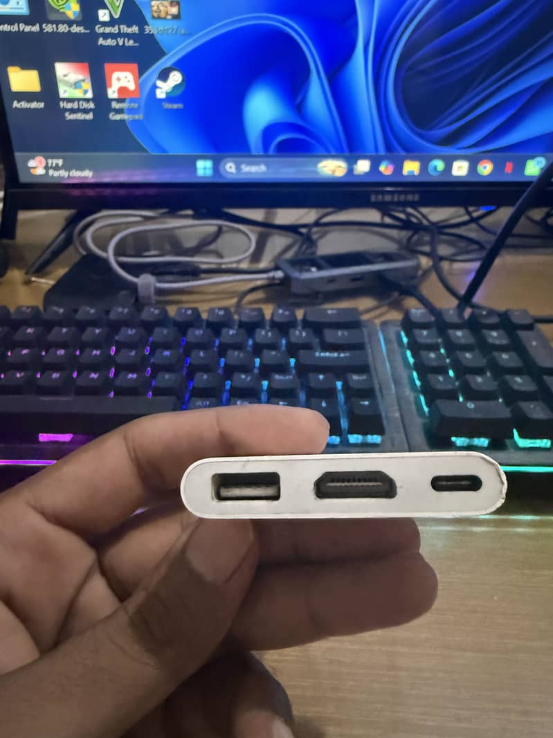 Apple Original multiport splitter 1