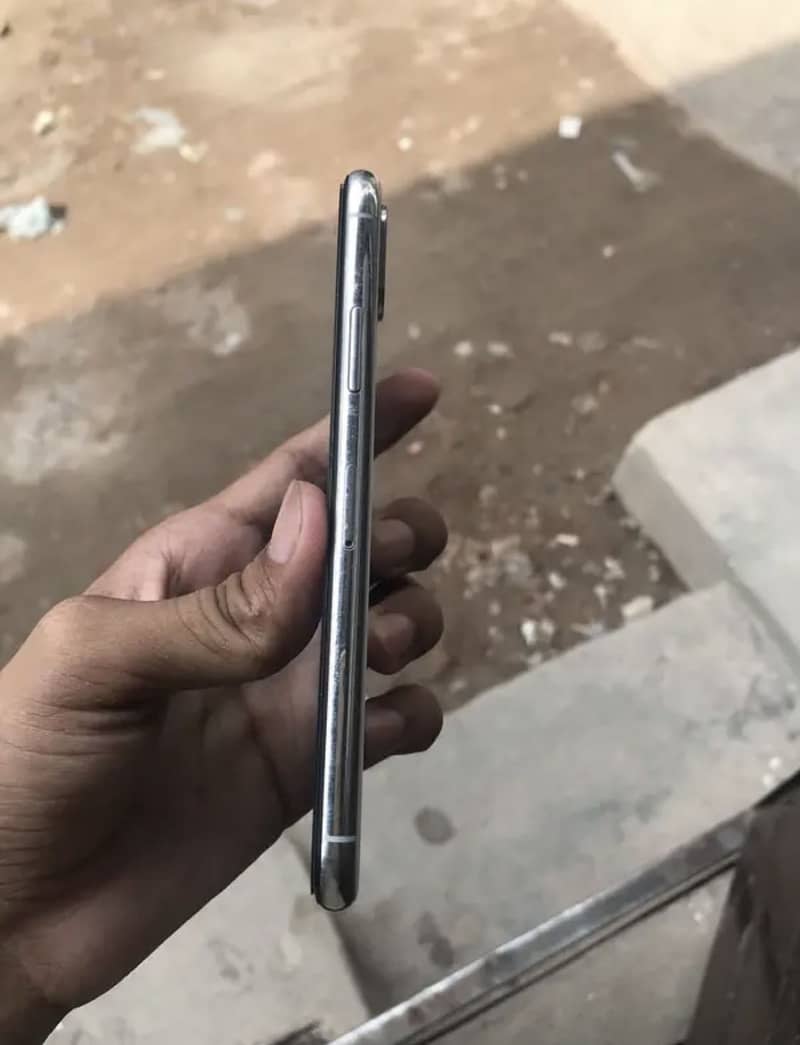 Apple iPhone X 3