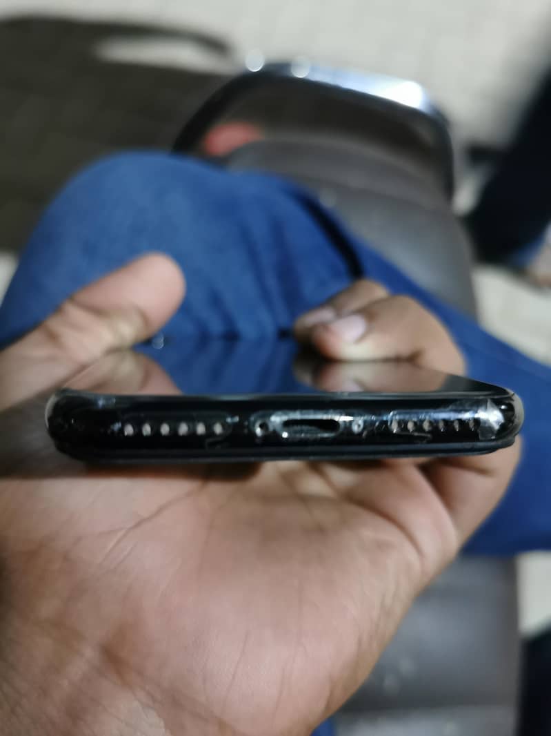 Apple iPhone X 5
