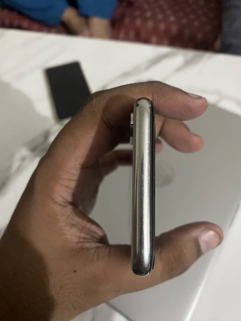 Apple iPhone X 6