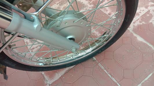 Honda 125 Red