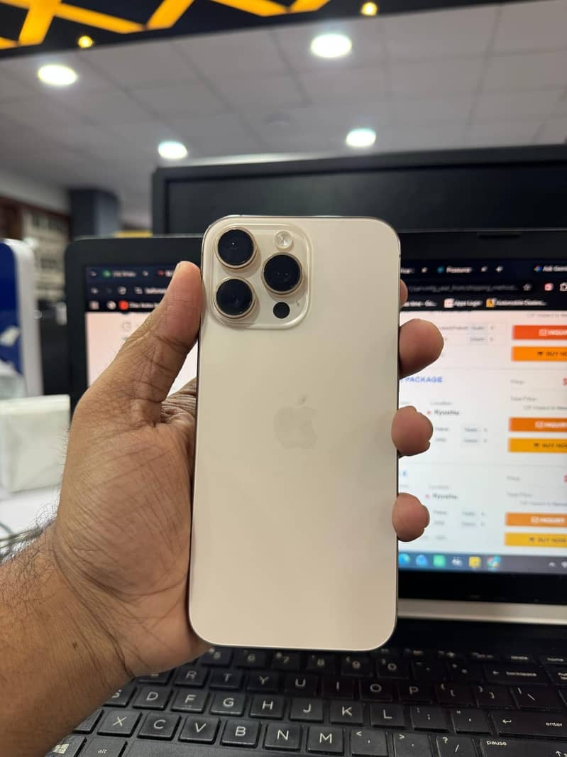 Apple iPhone 16 Pro Max 0