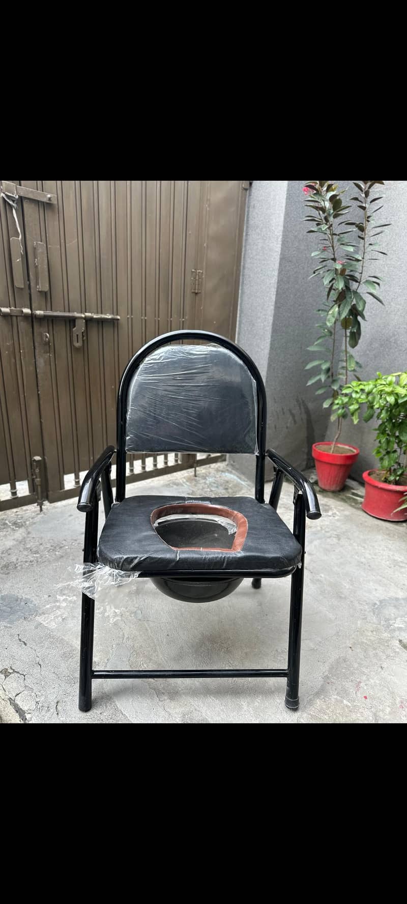 Foldable Comode Chair 2