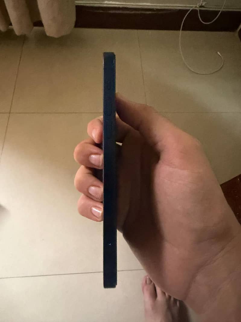 Apple iPhone 12 3