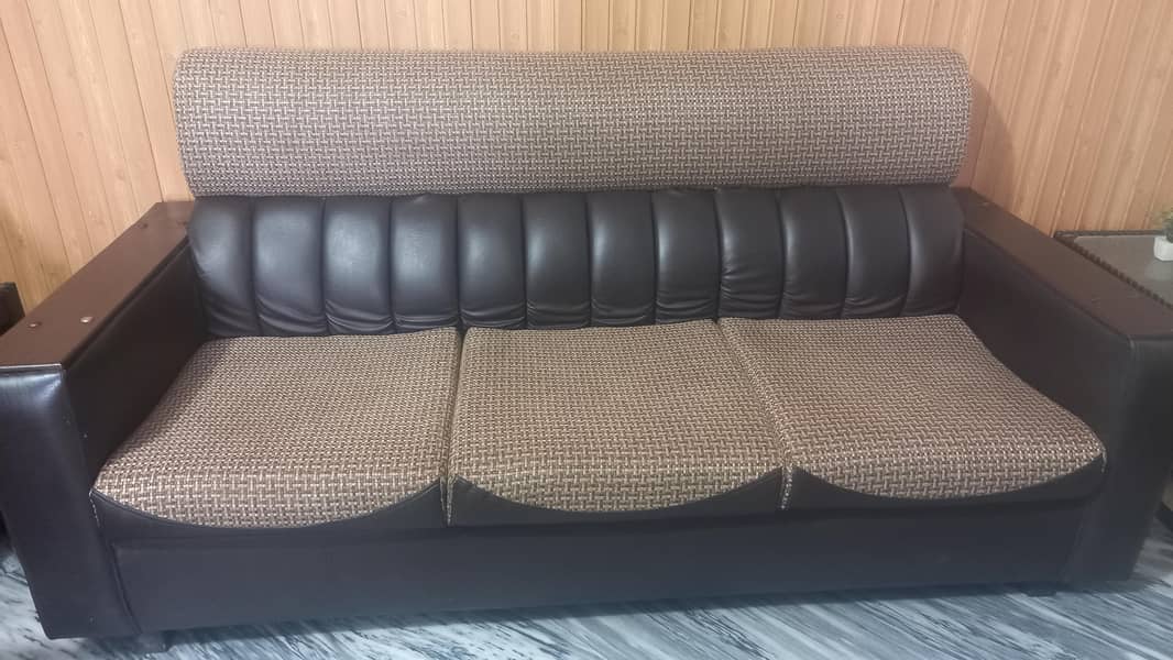 6 seater sofa set without table. 7