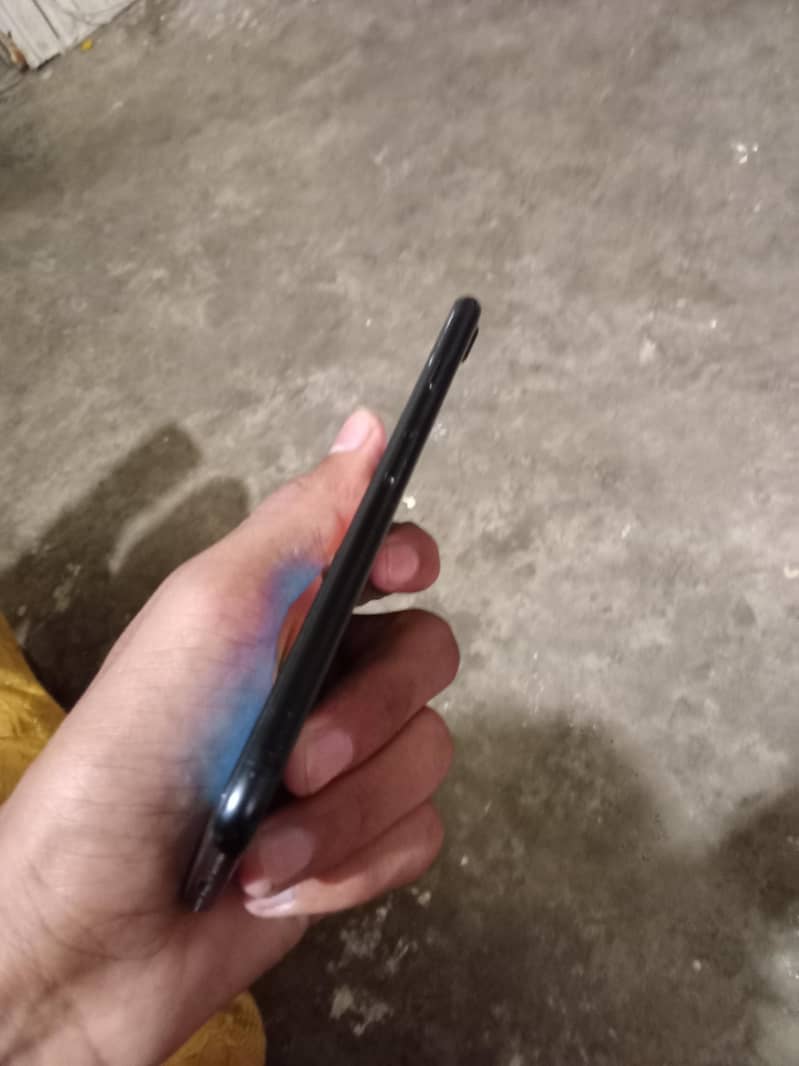 Apple iPhone 7 5