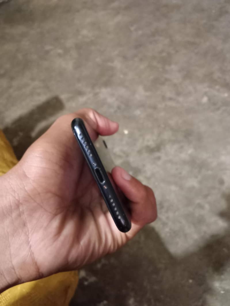 Apple iPhone 7 7