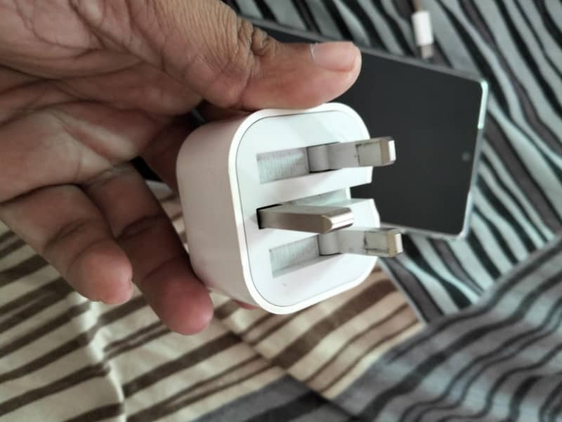 Apple charger+Cable 0
