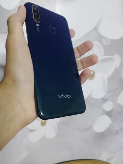 vivo y15
