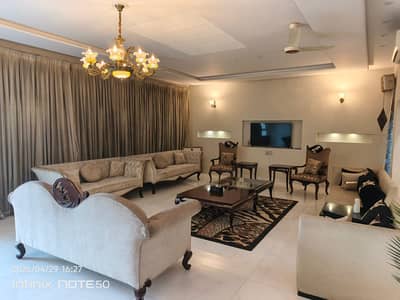 2 KANAL DESIGNER HOUSE WTH SWIMMING POOL