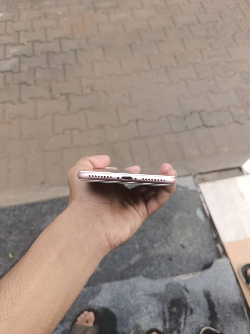 Apple iPhone 7 Plus 1