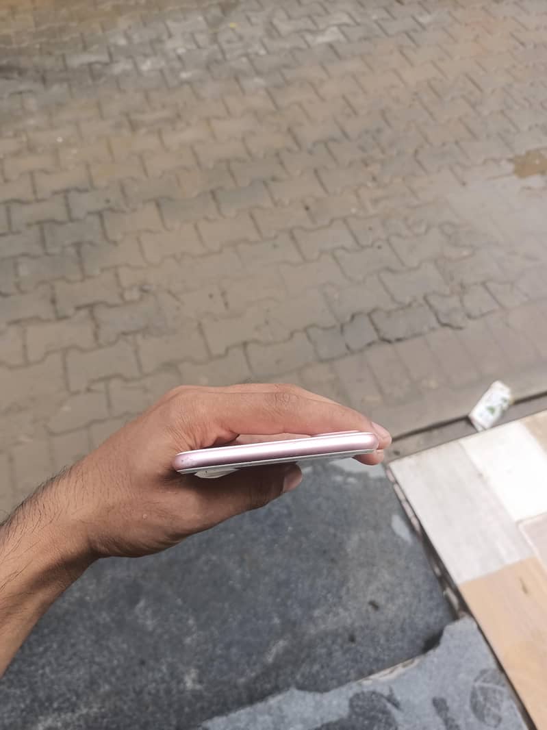 Apple iPhone 7 Plus 3