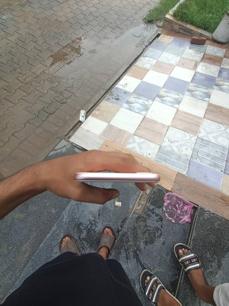 Apple iPhone 7 Plus 5