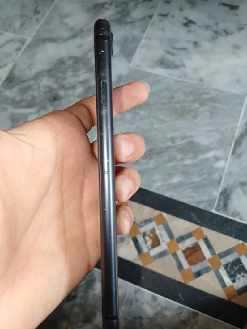 Apple iPhone 7 Plus 3