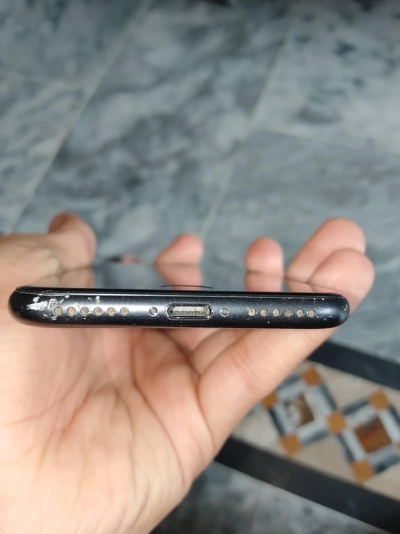 Apple iPhone 7 Plus 4
